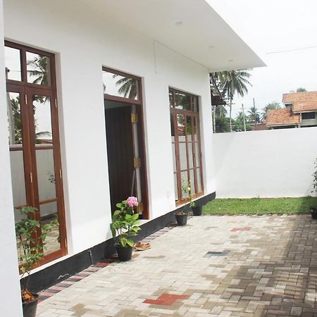 Ever Green Villa Negombo Bagian luar foto