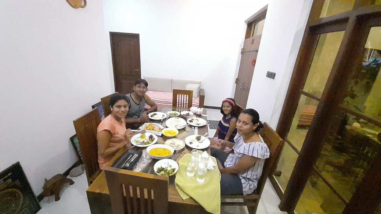 Ever Green Villa Negombo Bagian luar foto