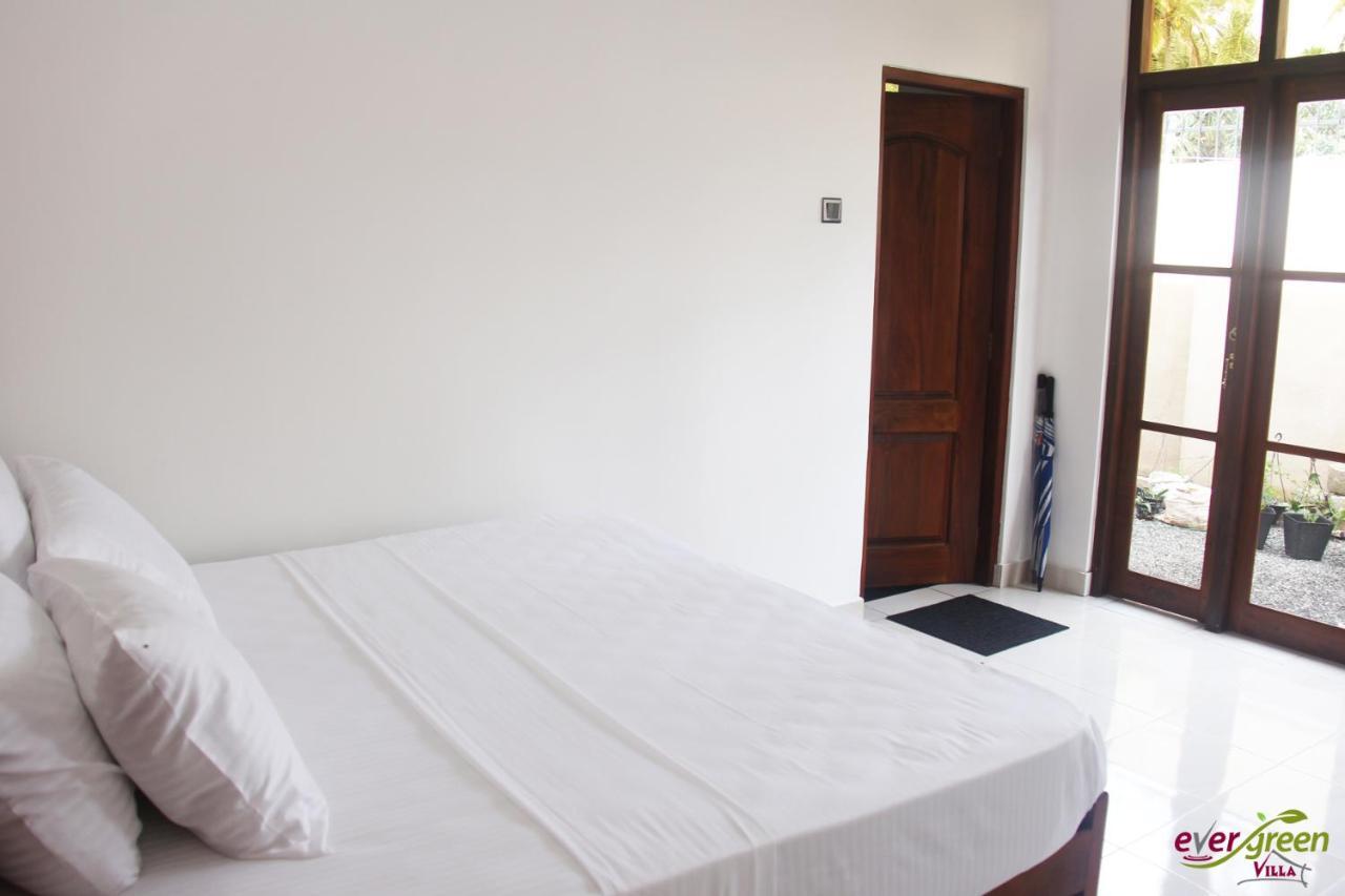 Ever Green Villa Negombo Bagian luar foto