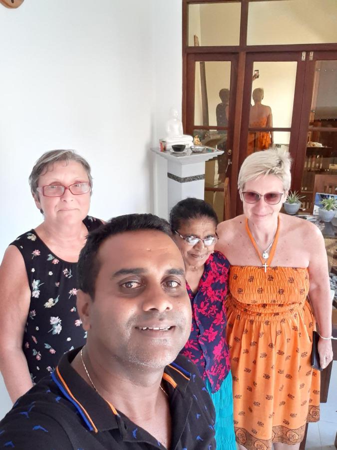 Ever Green Villa Negombo Bagian luar foto
